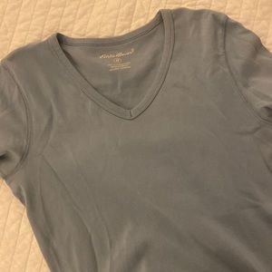$10 off $50 ⭐️ eddie bauer light blue v-neck